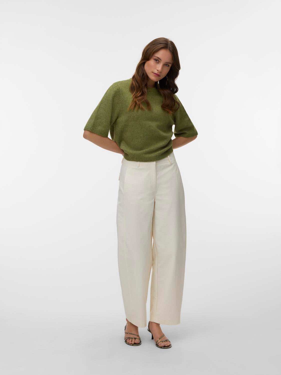model_shot-front